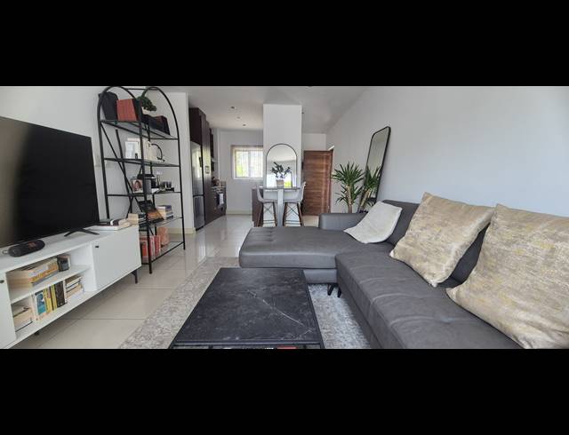 1 BEDROOM APARTMENT FOR SALE IN BRYANSTON
